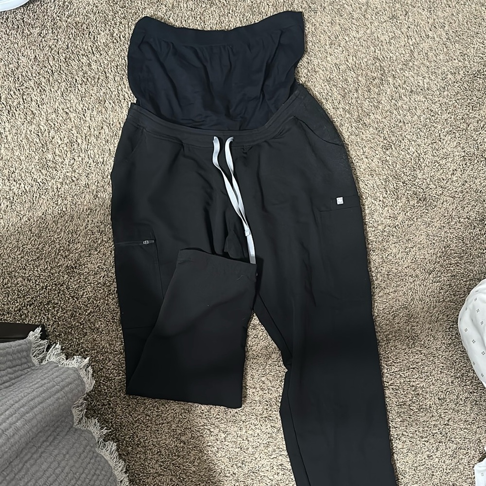FIGS maternity scrub pants. Black. Size XL